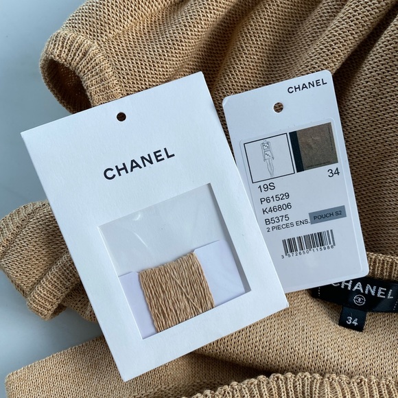 Chanel SS19 Two-Piece Ensemble & Camellia - Picture 4 of 6